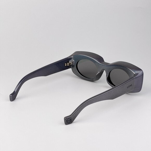 Loewe Paula’s Ibiza LW40033I Sunglasses – Metallic Grey Silver | Model LW40033I - Picture 5 of 11